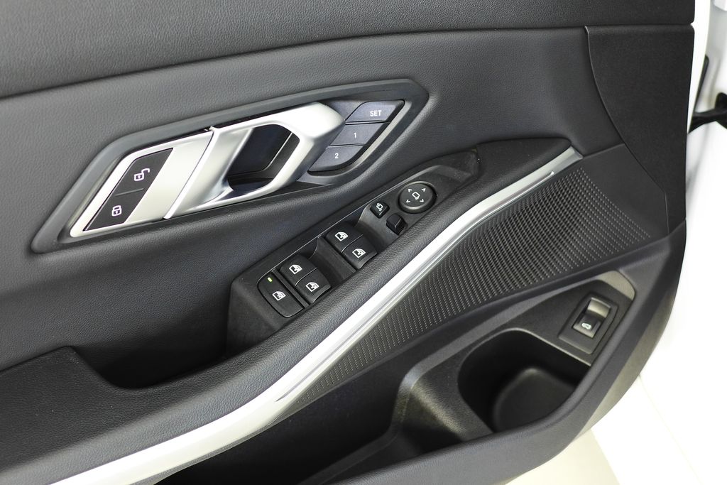 2022 BMW 3 Series 330i 12