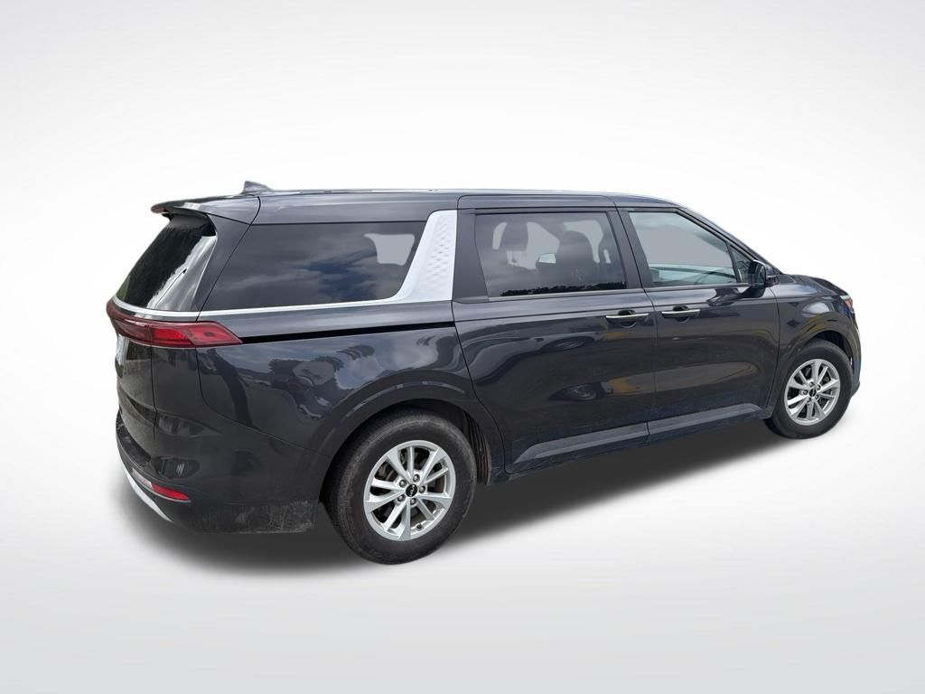 Certified Used 2024 Gray Kia LX image 4