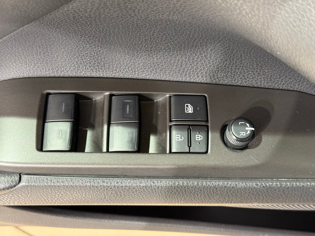 Thumbnail: 2023 Toyota Camry - 15