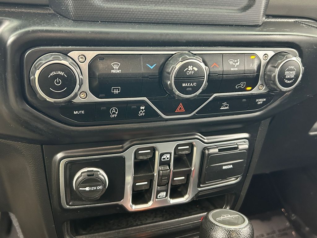 Used 2022 Granite Crystal Metallic Clearcoat Jeep Sport image 20