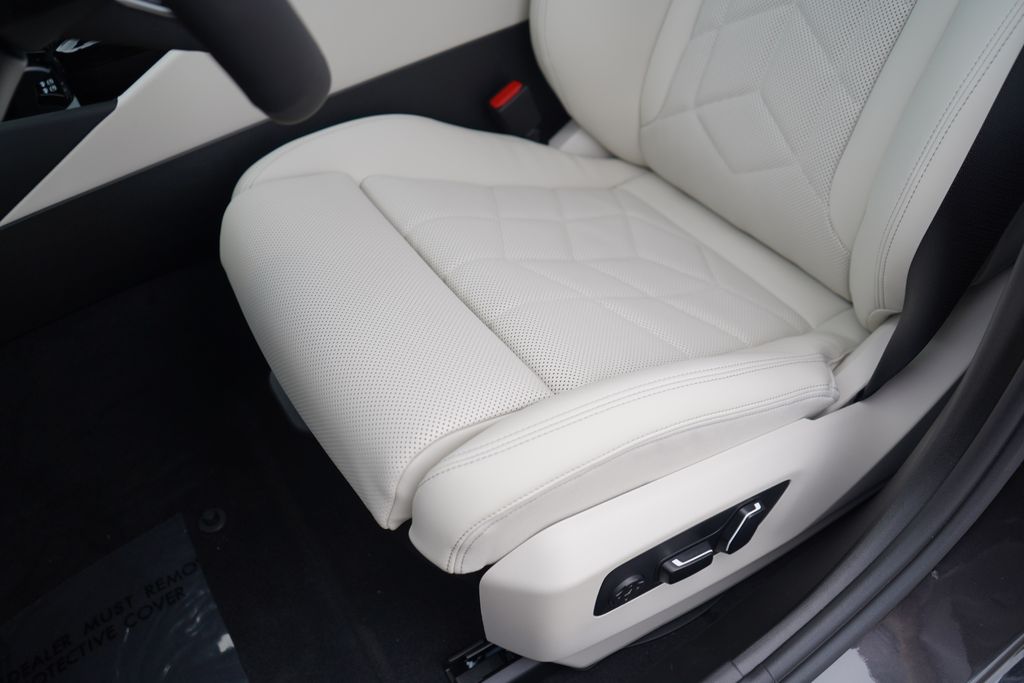 Thumbnail: 2026 BMW 5 Series - 11