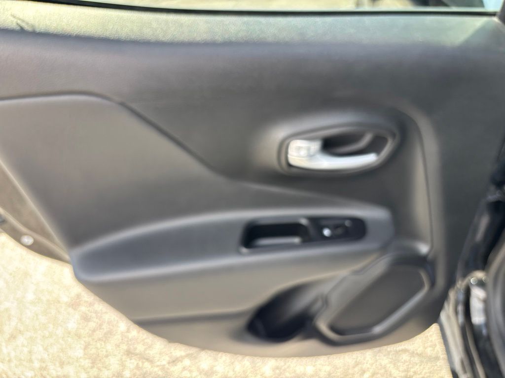 Used 2023 Jeep Renegade SUV