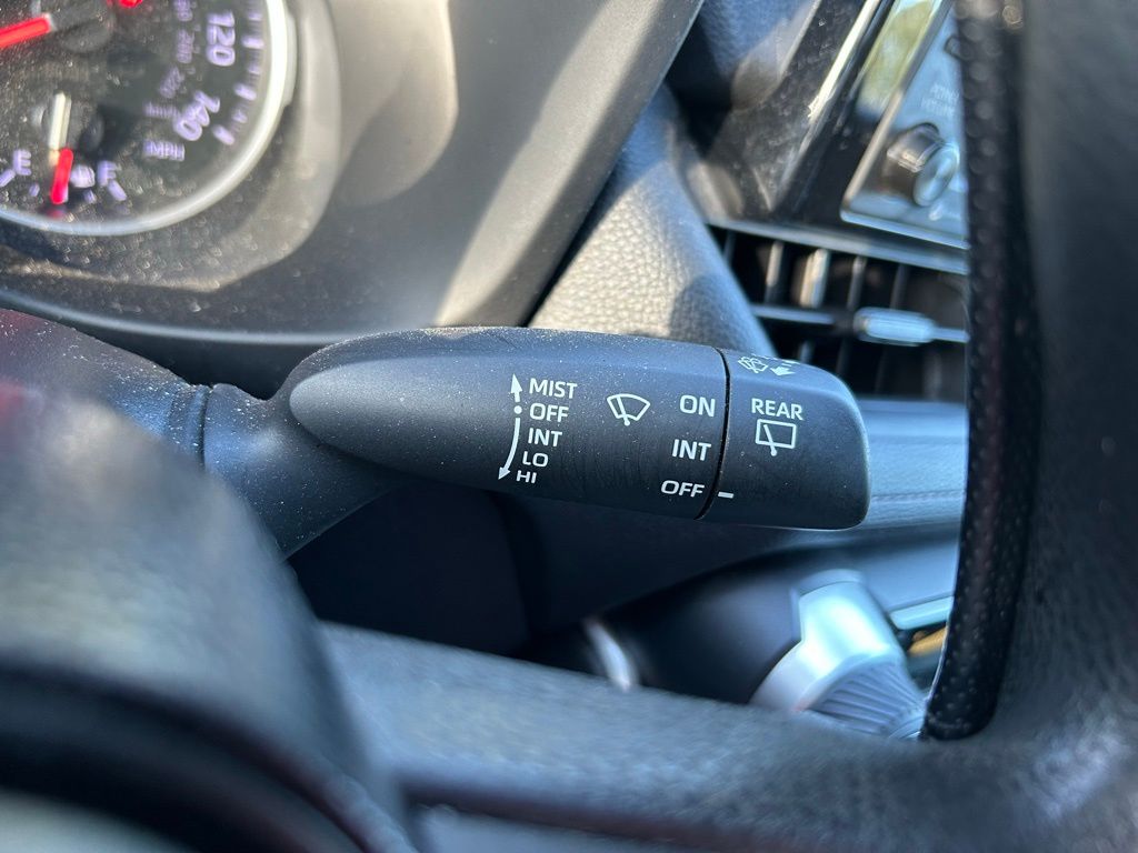Thumbnail: 2021 Toyota RAV4 - 20