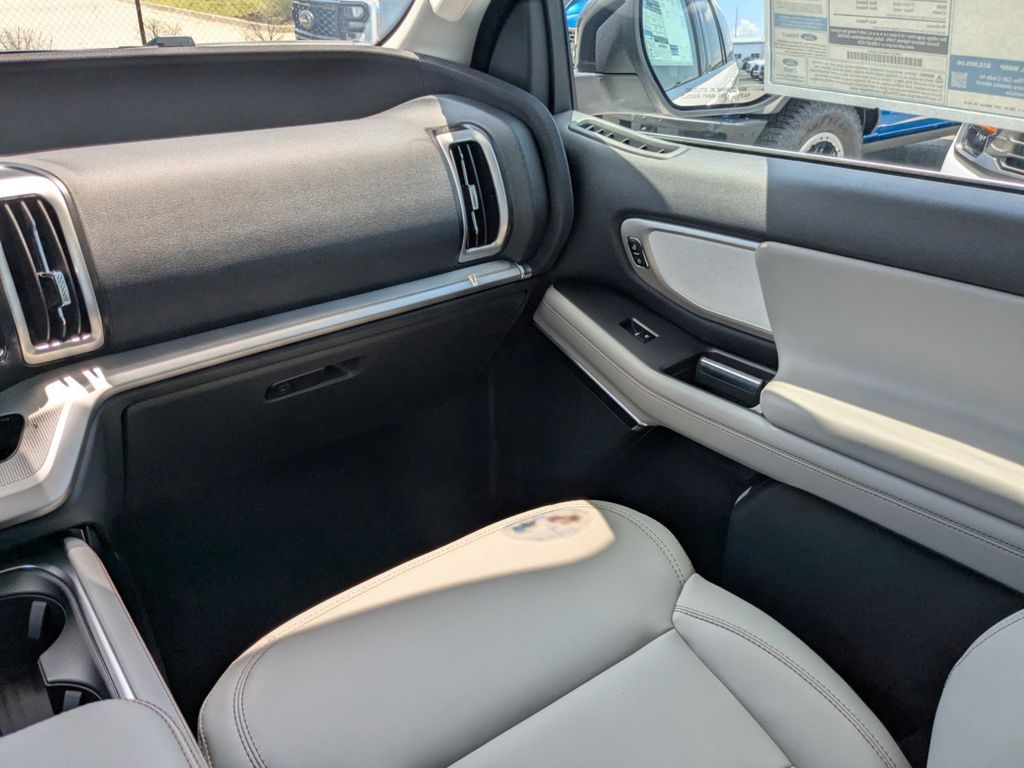 2025 Ford Expedition Active MAX