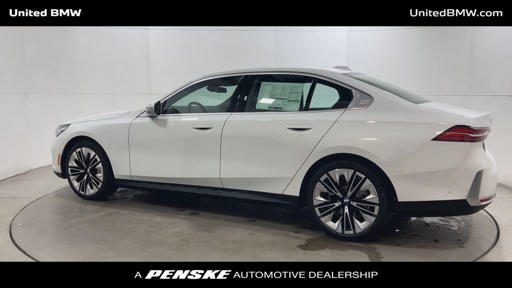 Thumbnail: 2026 BMW 5 Series - 6