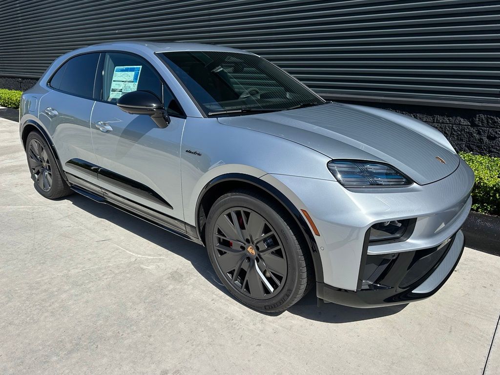 Thumbnail: 2026 Porsche Macan - 12