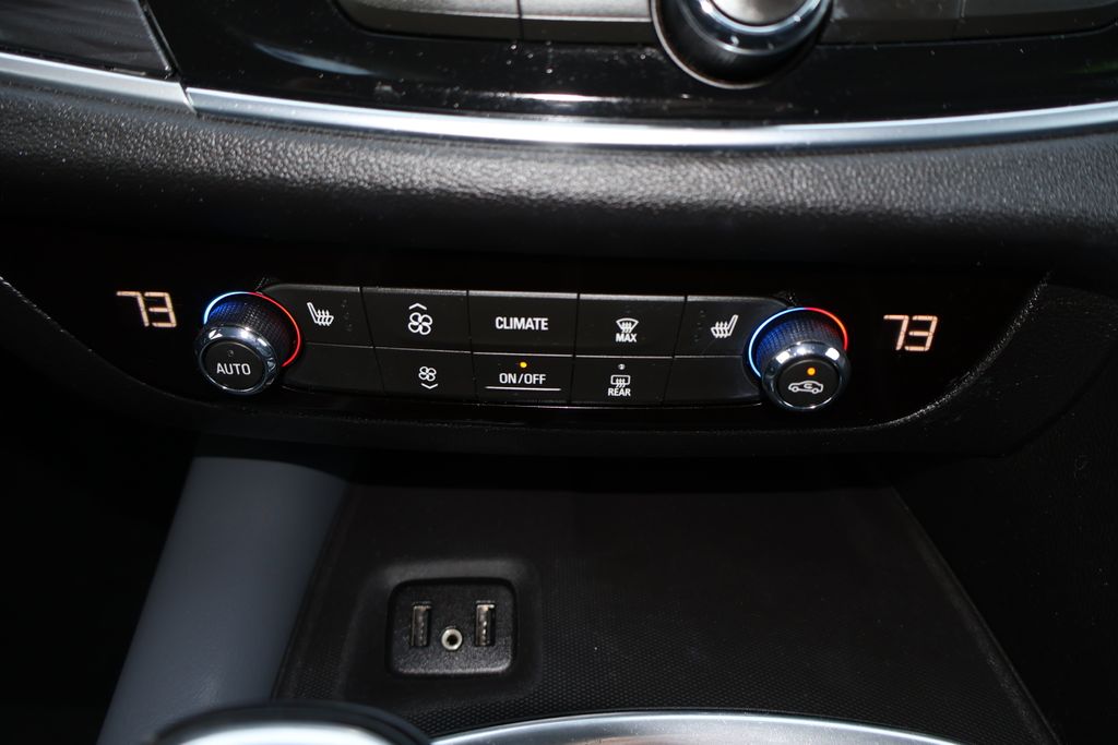 2019 Buick Enclave Essence 16