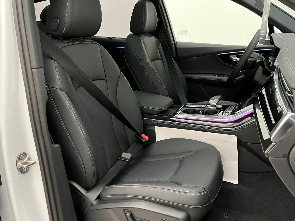 Thumbnail: 2026 Audi Q7 - 14