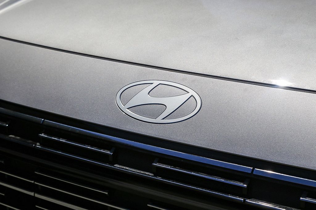 New 2026 Silver Hyundai SEL image 6