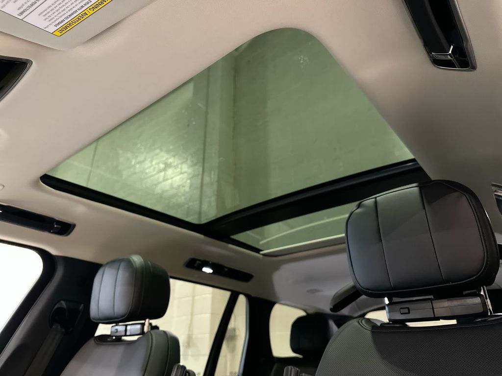 Thumbnail: 2026 Land Rover Range Rover - 11