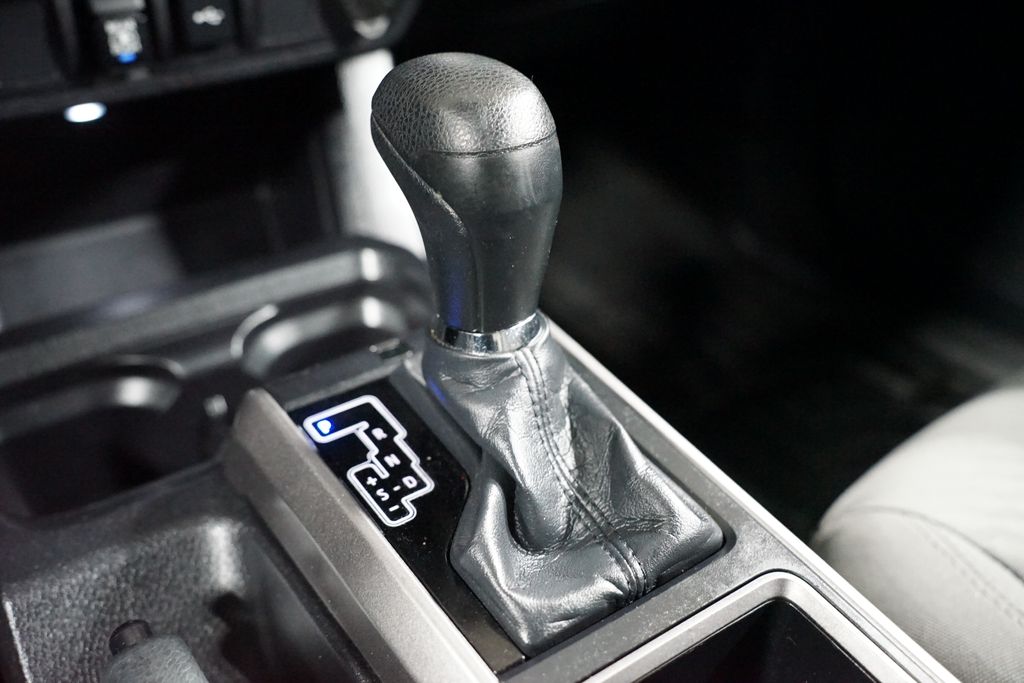 Thumbnail: 2021 Toyota Tacoma - 21