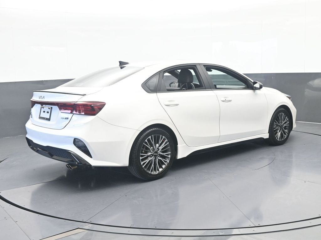 Used 2024 Snow White Pearl Kia GT-Line image 6