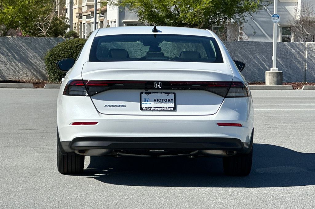 New 2026 Platinum White Pearl Honda SE image 5