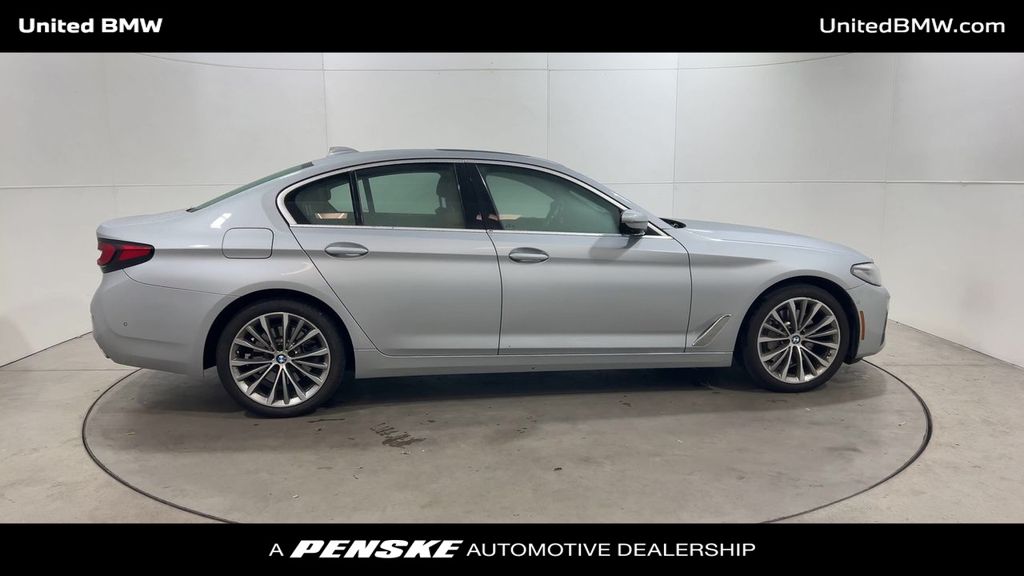 2021 BMW 5 Series 530e iPerformance 9