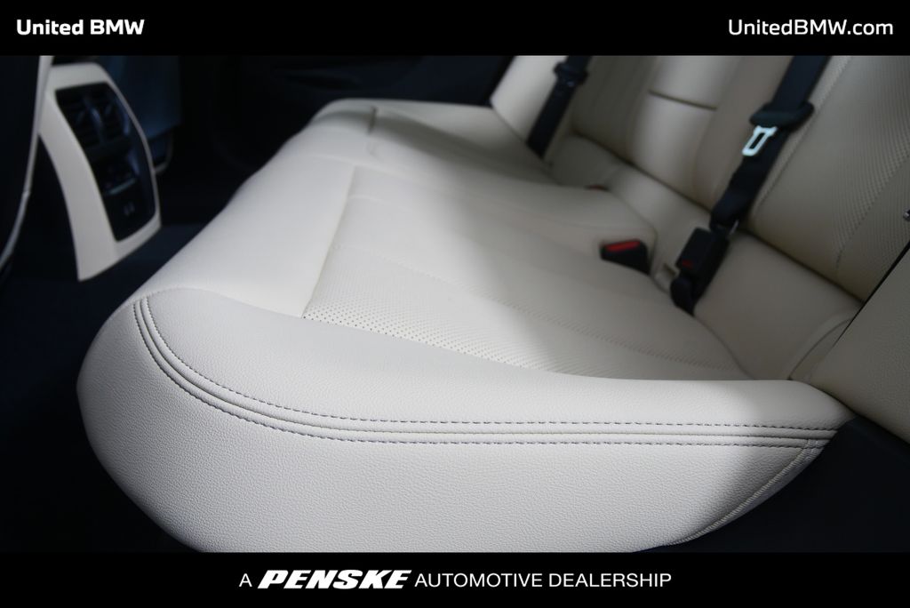 Thumbnail: 2026 BMW 3 Series - 15