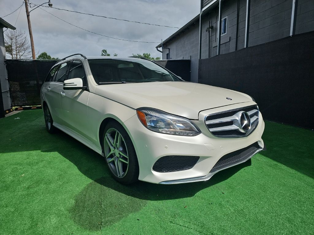 Diamond White Metallic 2014 Mercedes-Benz E-Class Wagon  7-Speed Automatic