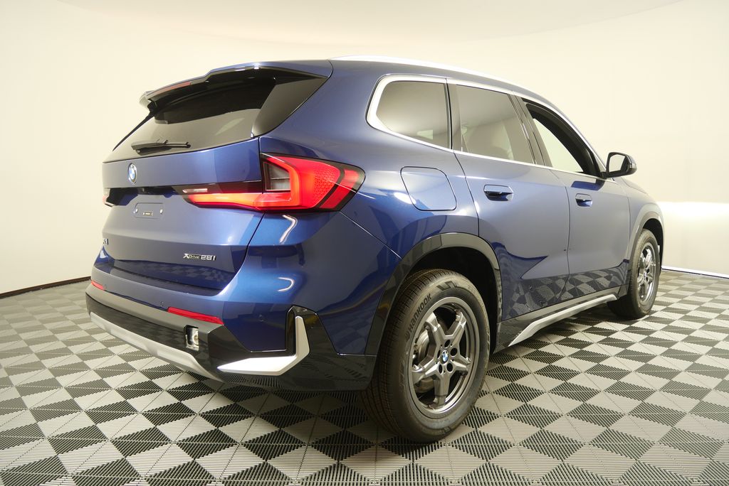 Thumbnail: 2025 BMW X1 - 3