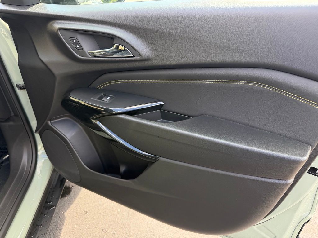 Used 2024 Chevrolet Trax SUV