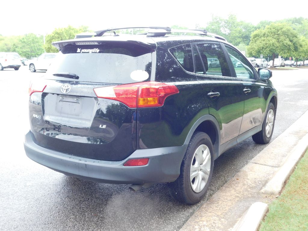 2014 Toyota RAV4 LE 4