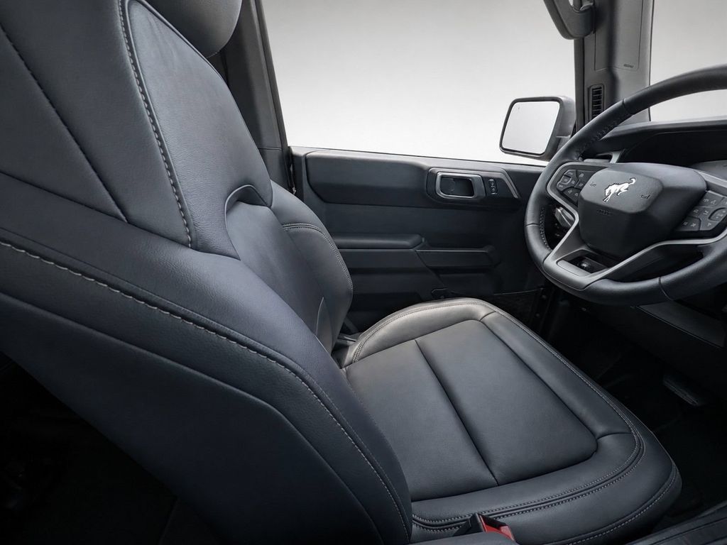 New 2026 Oxford White Ford Badlands® image 11