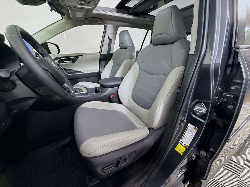 Thumbnail: 2024 Toyota RAV4 - 22