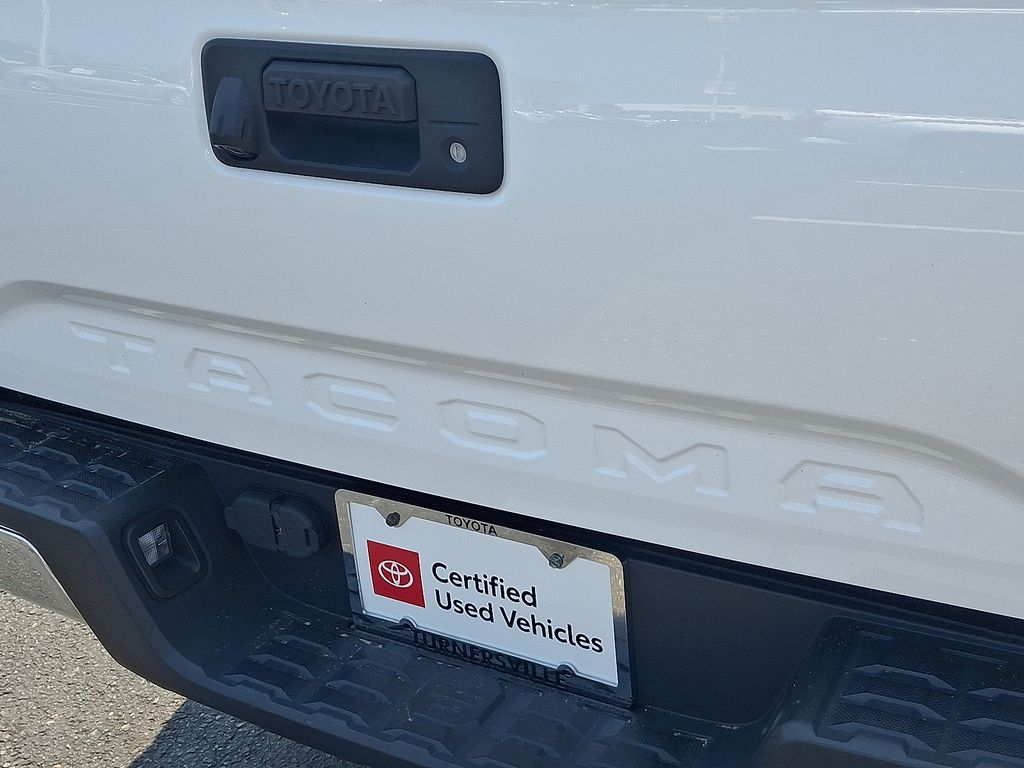 Thumbnail: 2020 Toyota Tacoma - 30