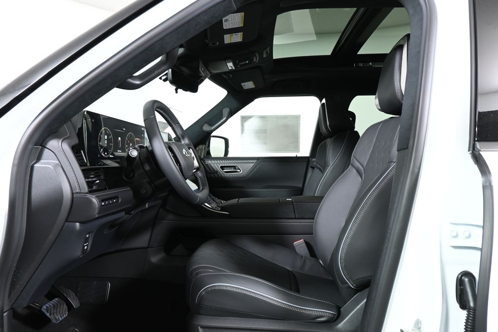 Thumbnail: 2026 INFINITI QX80 - 3