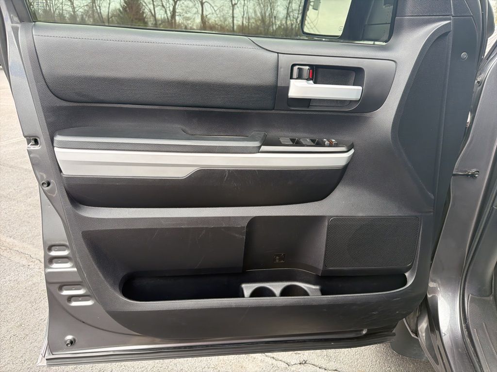 Thumbnail: 2021 Toyota Tundra - 17