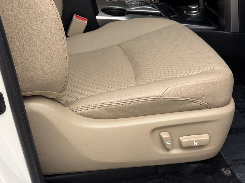 Thumbnail: 2023 Toyota 4Runner - 16