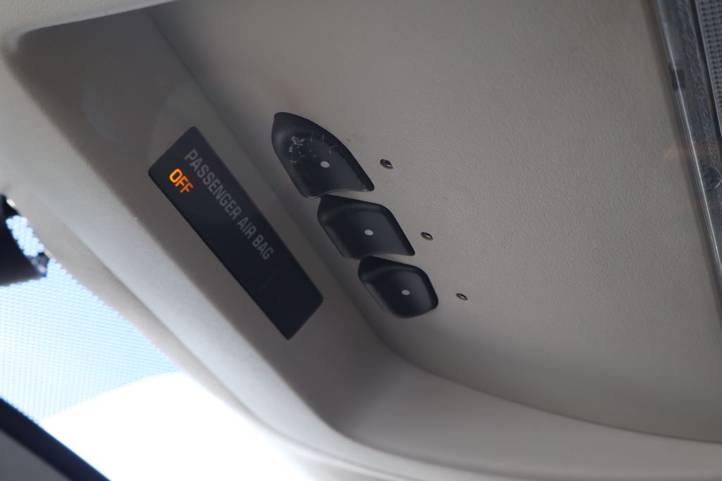 Thumbnail: 2013 Chevrolet Silverado 1500 - 32