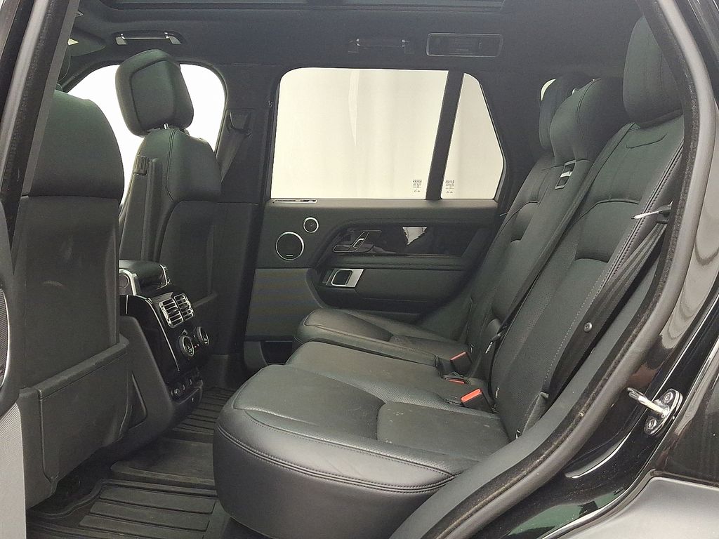 Thumbnail: 2022 Land Rover Range Rover - 10