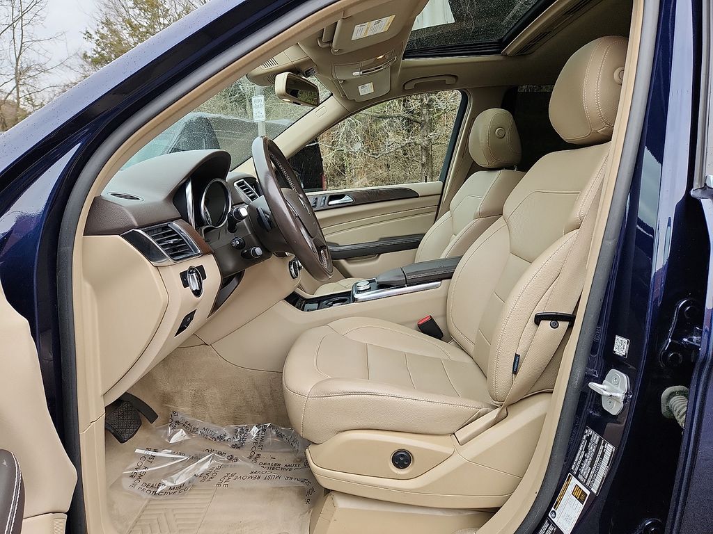 Thumbnail: 2015 Mercedes-Benz M-Class - 13