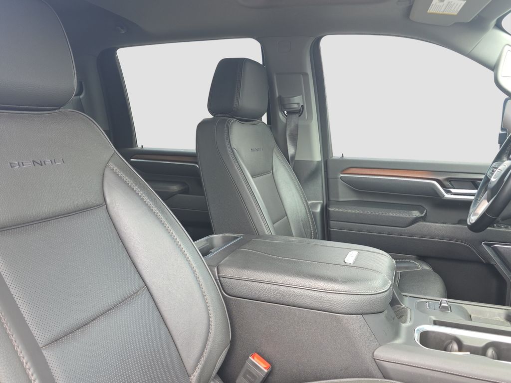 Used 2025 Silver GMC Denali image 19