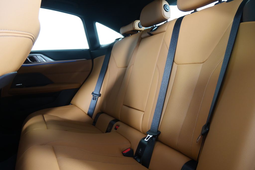 Thumbnail: 2026 BMW i4 - 16