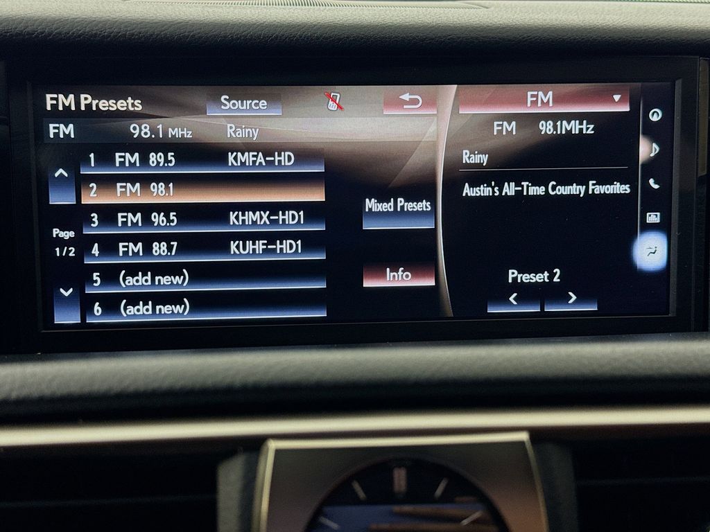 Thumbnail: 2017 Lexus IS - 15