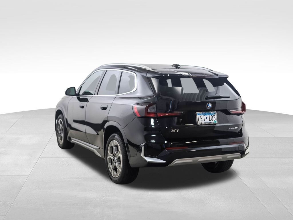 Thumbnail: 2023 BMW X1 - 3