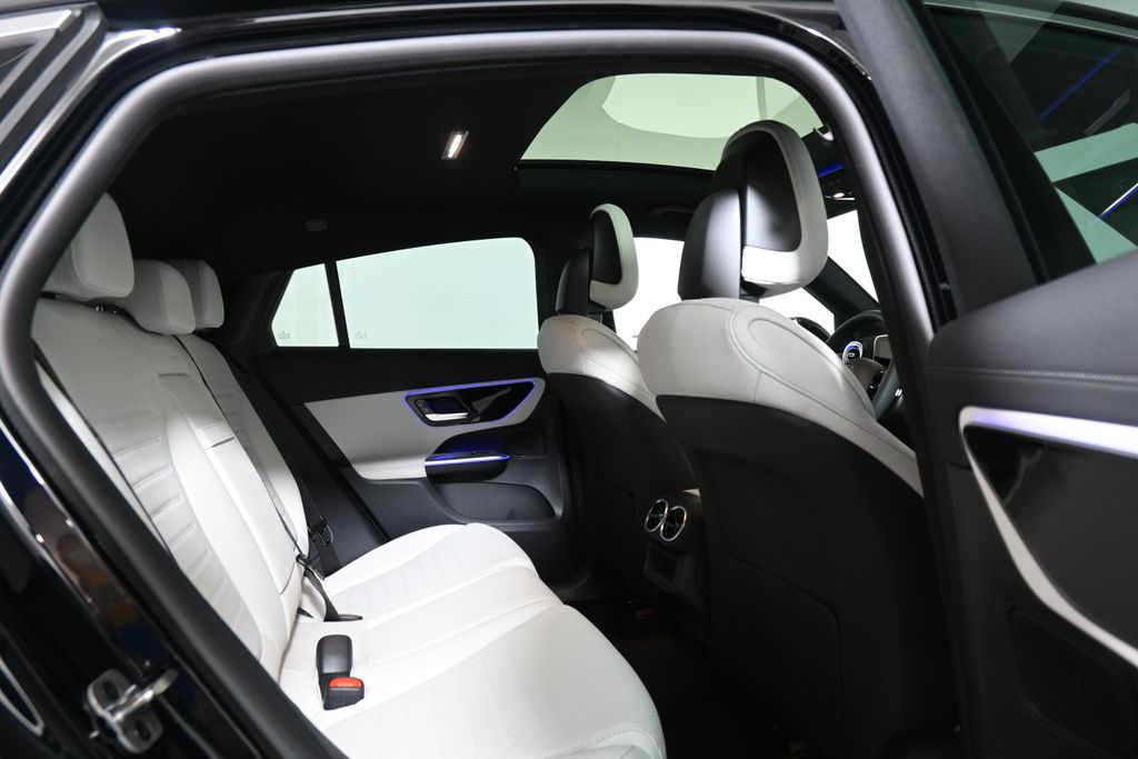 2025 Mercedes-Benz GLC 300 19