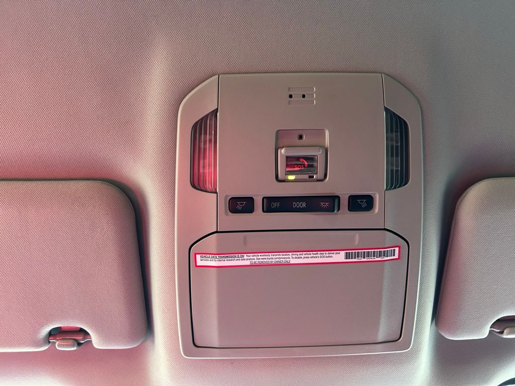 Thumbnail: 2023 Toyota Highlander - 29