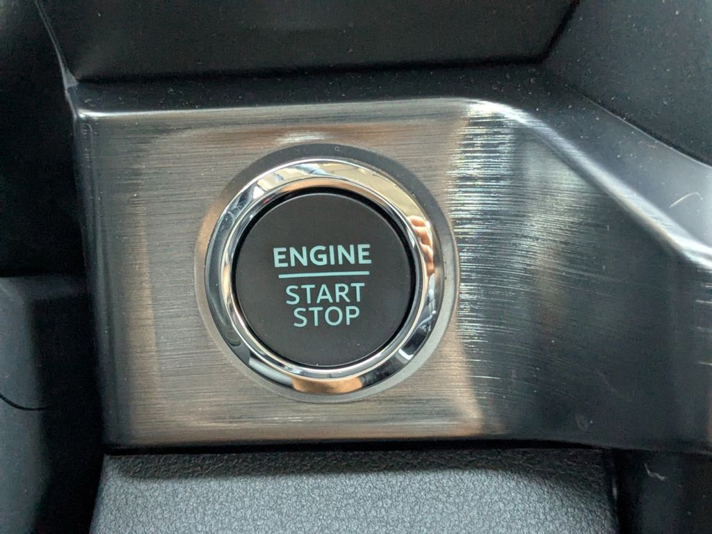 2025 Ford F-550 Chassis LARIAT