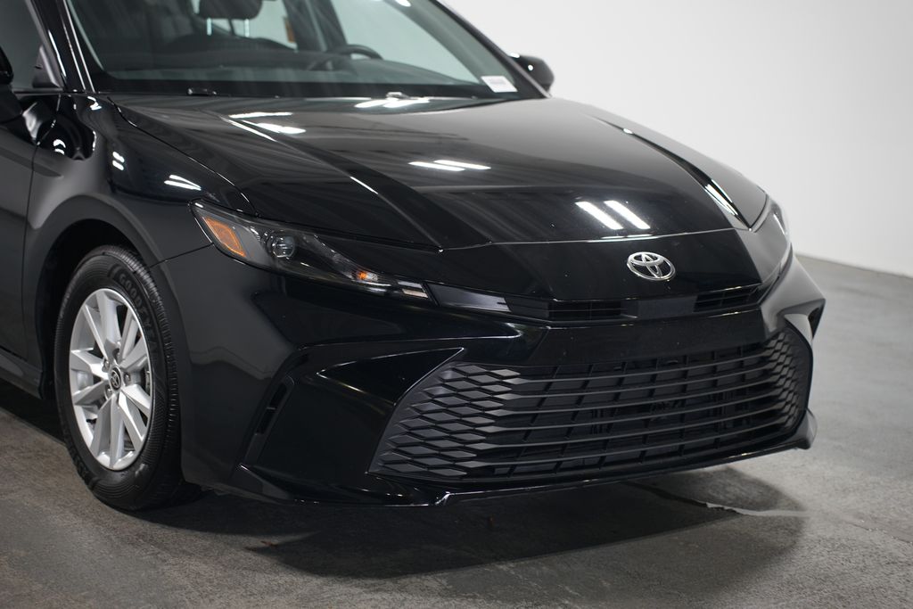 2025 Toyota Camry LE 4