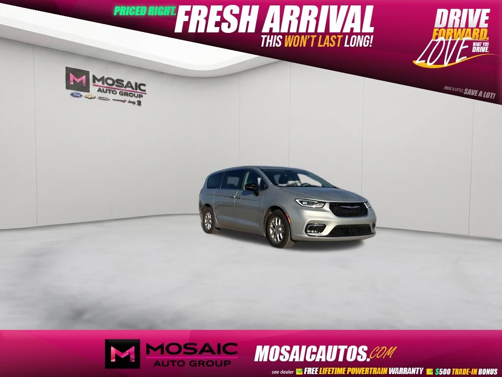 Used 2024 Chrysler Pacifica Touring L Vans