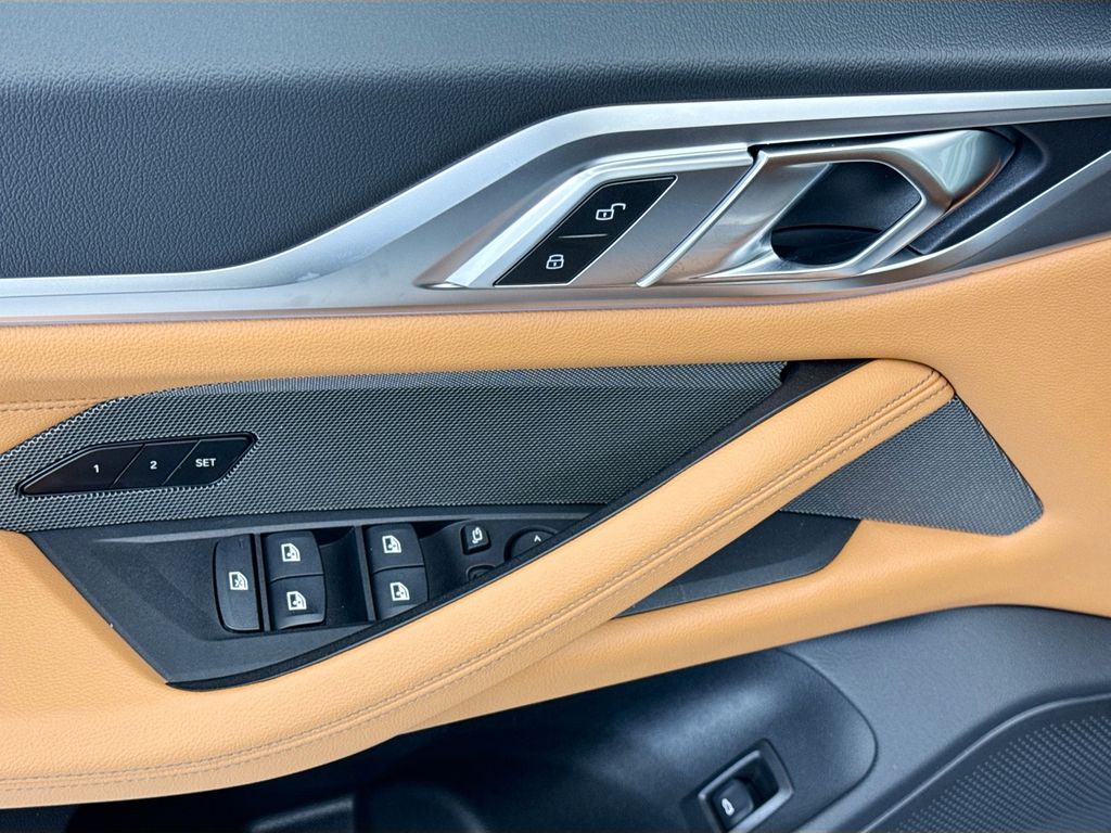 Thumbnail: 2026 BMW i4 - 22
