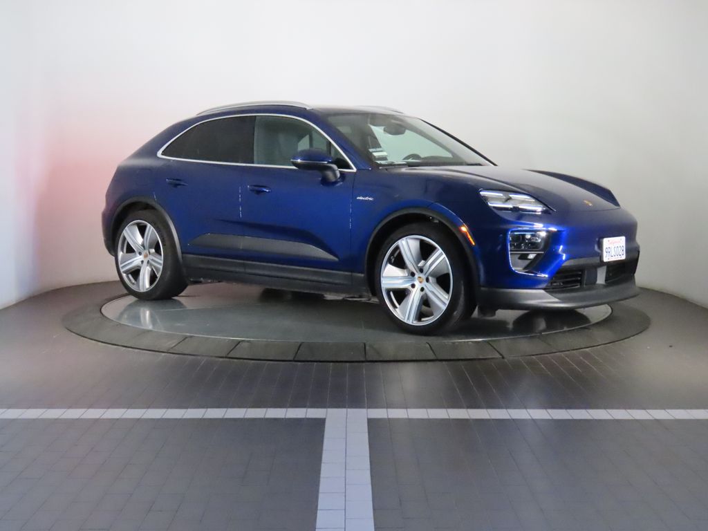 Thumbnail: 2024 Porsche Macan - 9