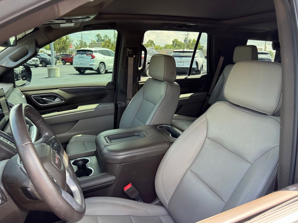 2023 GMC Yukon SLT Volcanic Red - Jim Hudson Acura - Image 9