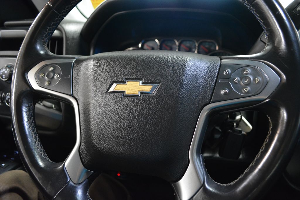 Used 2015 Silver Ice Metallic Chevrolet LT image 16