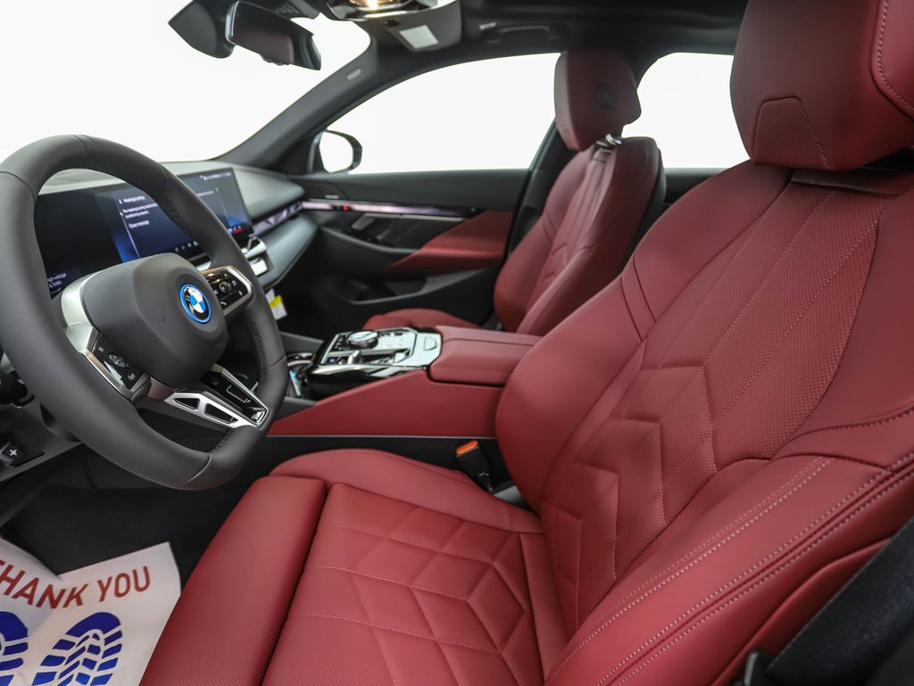 Thumbnail: 2026 BMW i5 - 12