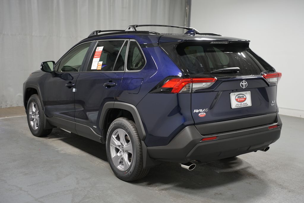 2025 Toyota RAV4 XLE 6
