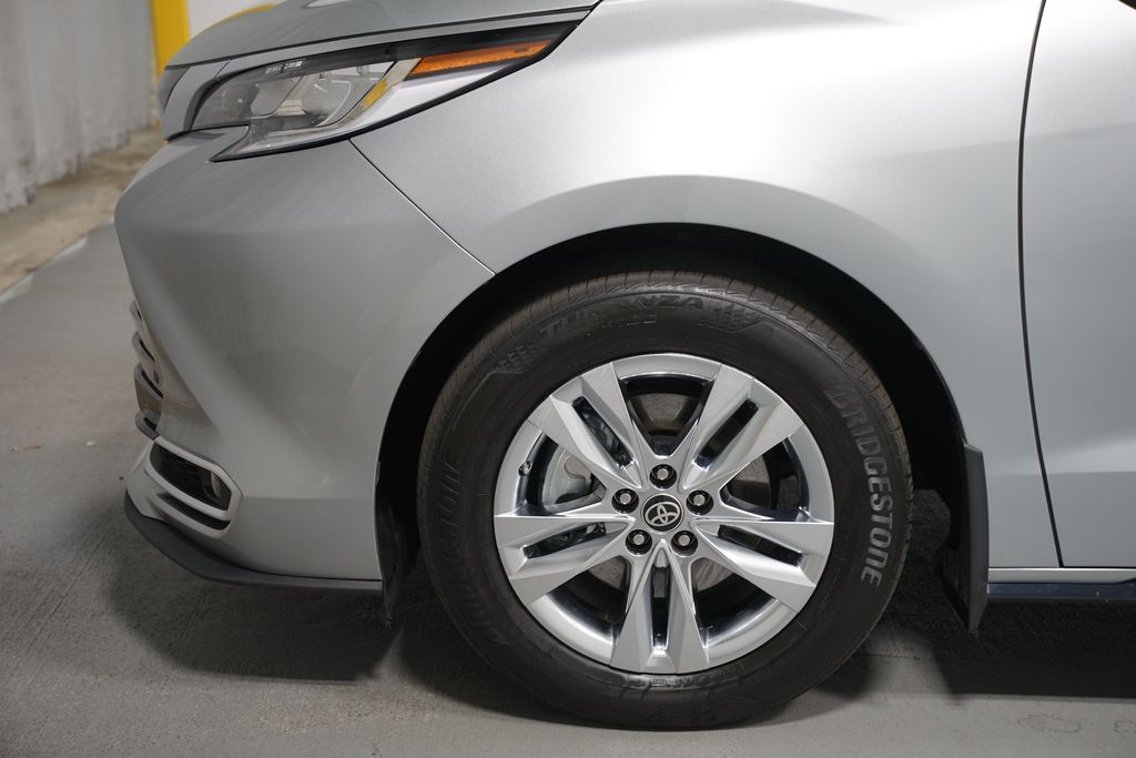 Thumbnail: 2023 Toyota Sienna - 5