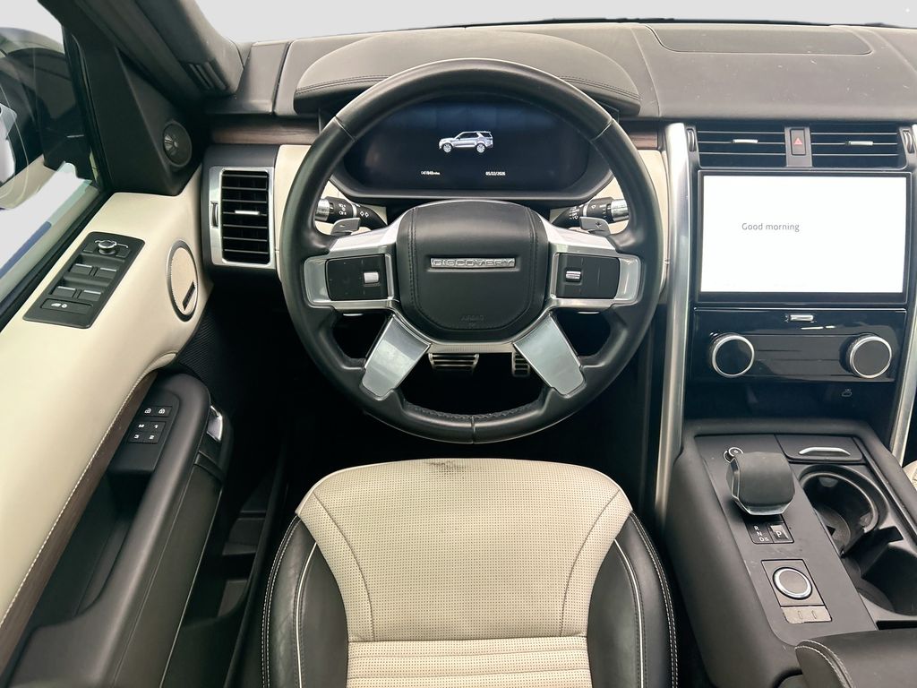 Thumbnail: 2022 Land Rover Discovery - 10