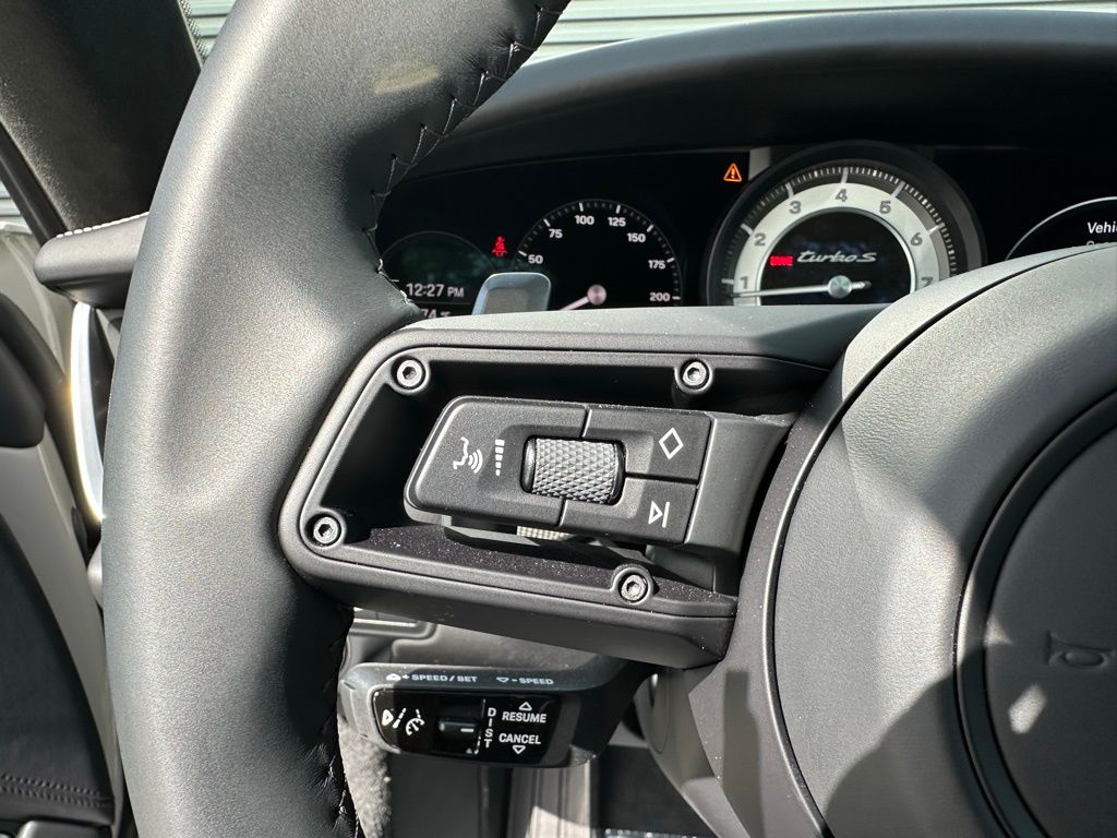 Thumbnail: 2022 Porsche 911 - 17